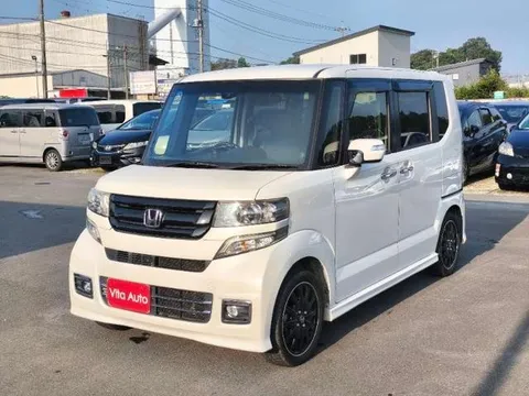 Honda N-BOX Custom