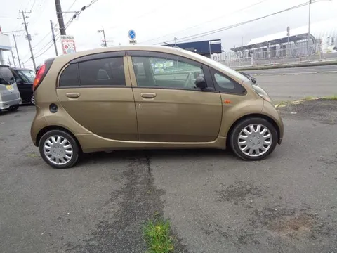 Mitsubishi I