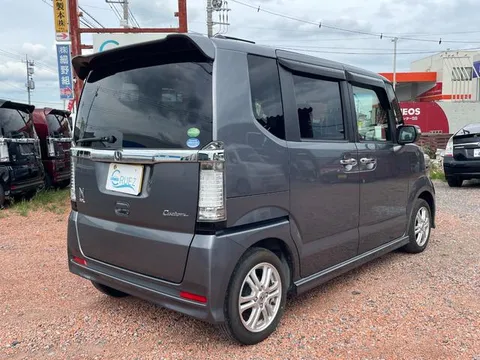 Honda N-BOX Custom