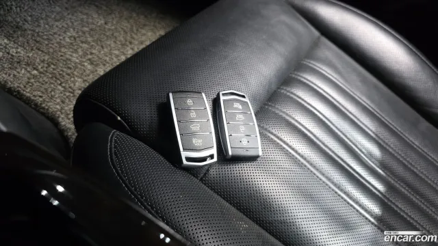 Genesis G90 (EQ900)