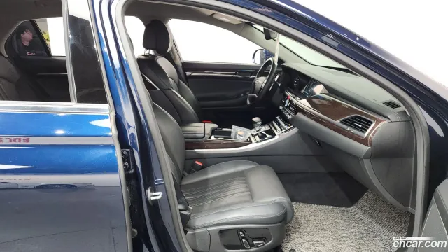 Genesis G90 (EQ900)