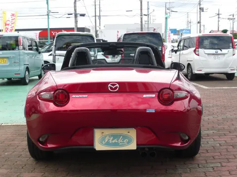 Mazda MX-5 (Roadster)
