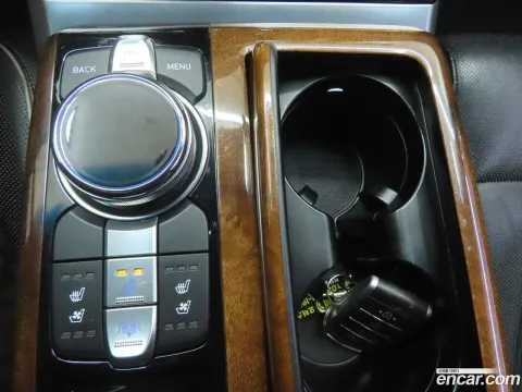 Genesis G90 (EQ900)