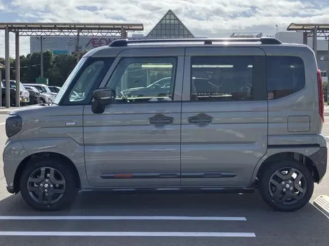Suzuki Spacia Gear