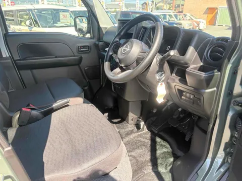 Nissan Clipper Van
