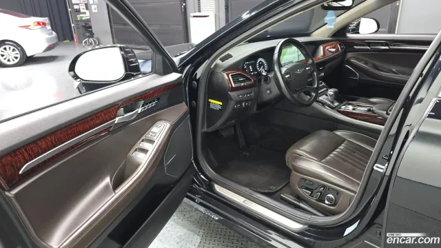 Genesis G90 (EQ900)