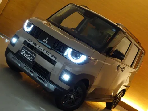 Mitsubishi Delica Mini