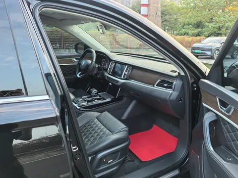 Hongqi HS7