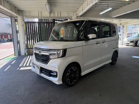 Honda N-BOX Custom