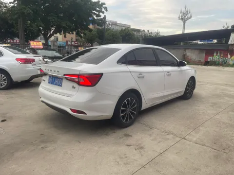 Roewe i5