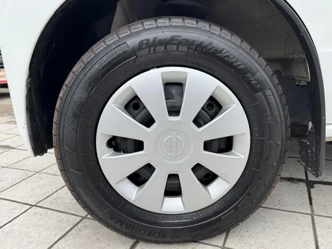 Nissan Clipper Van