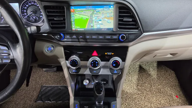 Hyundai Elantra (Avante)