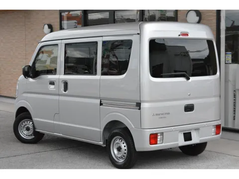 Mitsubishi Minicab Van