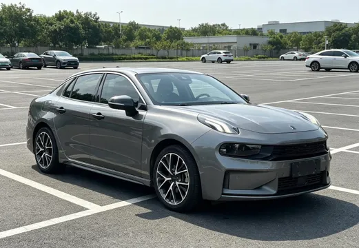 Lynk & Co 03