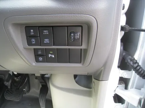 Nissan Clipper Van