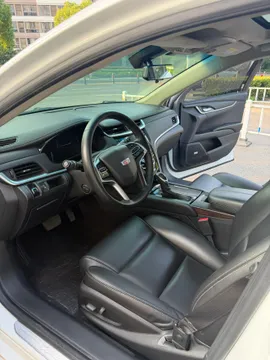 Cadillac XTS
