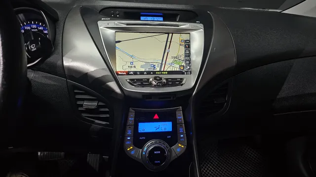 Hyundai Elantra (Avante)