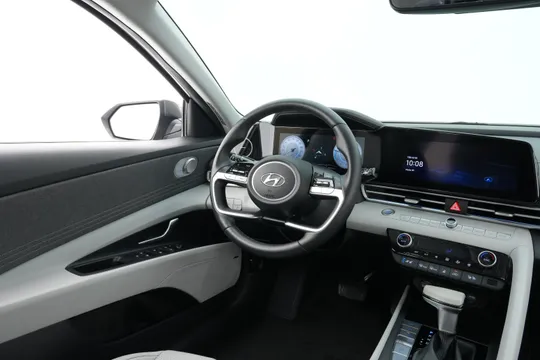 Hyundai Elantra (Avante)