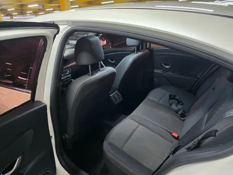 Renault SM3