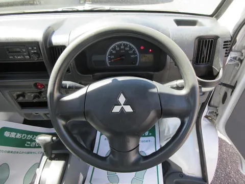 Mitsubishi Minicab Truck