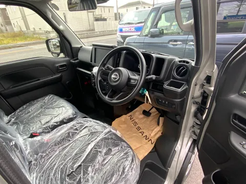 Nissan Clipper Van