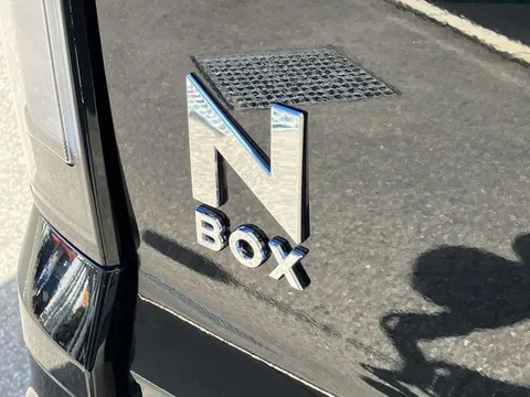 Honda N-BOX Custom