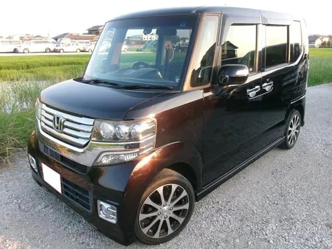 Honda N-BOX Custom