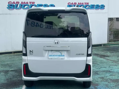 Honda N-BOX Custom