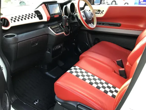 Honda N-BOX Slash