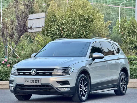 Volkswagen Tiguan L