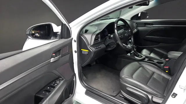 Hyundai Elantra (Avante)