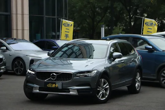 Volvo V90