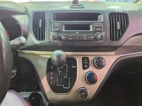 Kia Deluxe