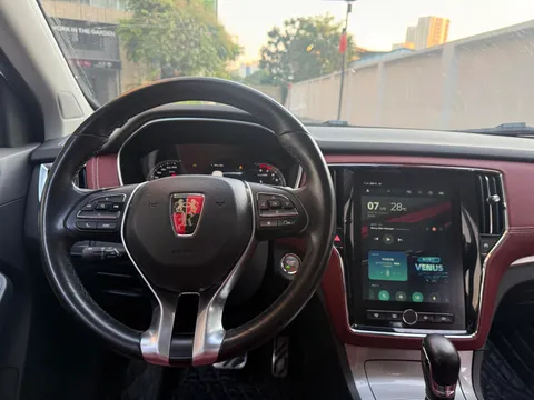 Roewe RX5