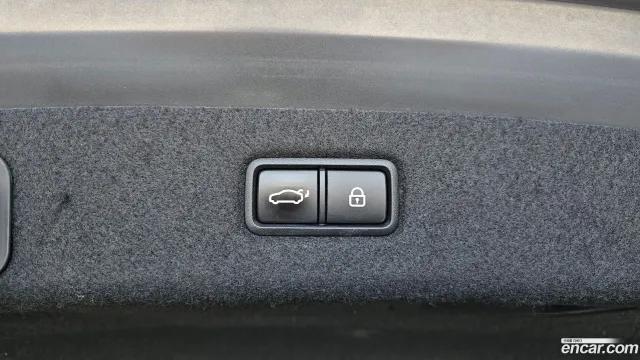 Genesis G90 (EQ900)