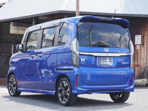 Honda N-BOX Custom