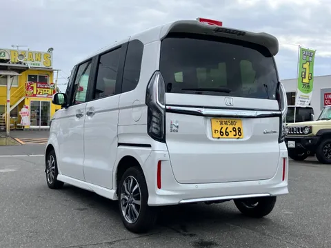 Honda N-BOX Custom