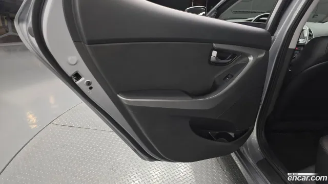 Hyundai Elantra (Avante)