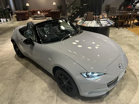 Mazda MX-5 (Roadster)