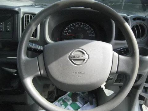 Nissan Clipper Van