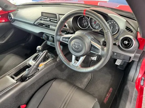 Mazda MX-5 (Roadster)