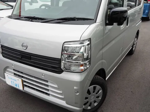 Nissan Clipper Van