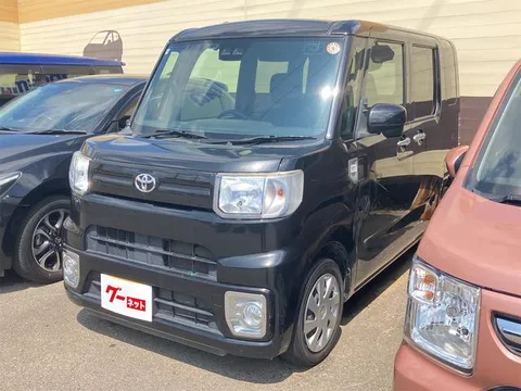 Toyota Pixis Mega