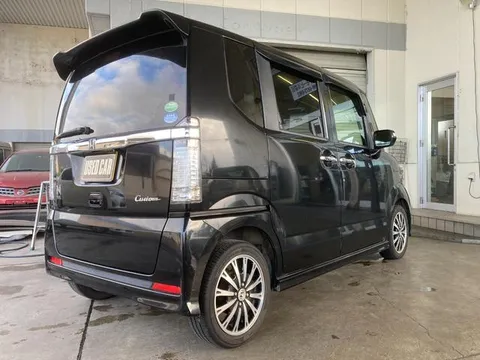 Honda N-BOX Custom