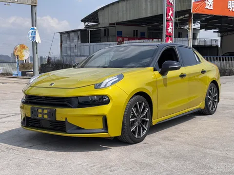 Lynk & Co 03