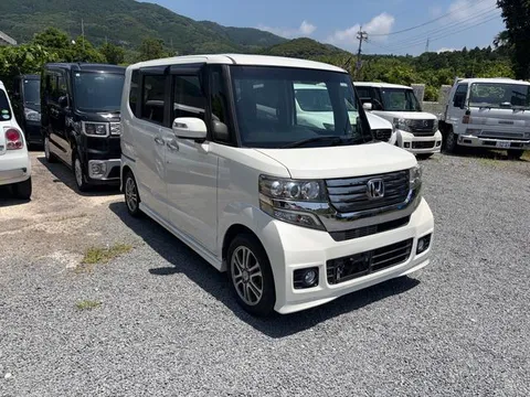 Honda N-BOX Custom