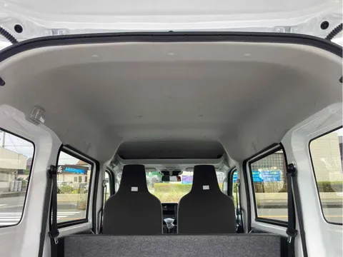 Nissan Clipper Van