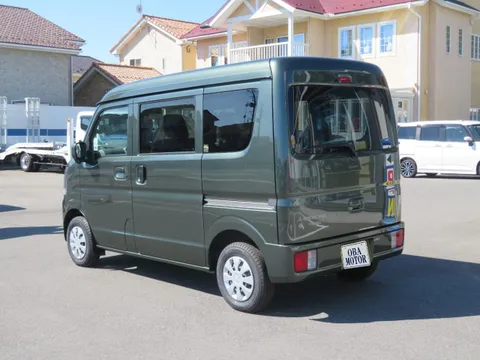 Mitsubishi Minicab Van