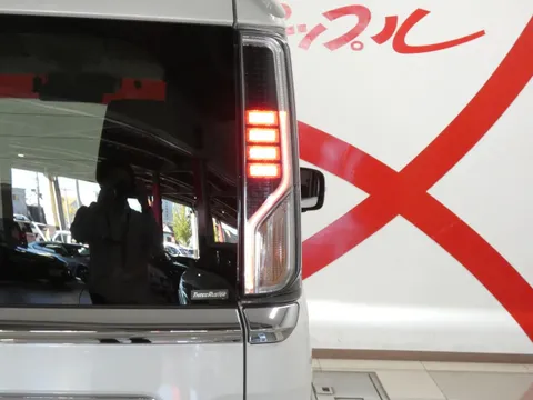 Suzuki Spacia Custom