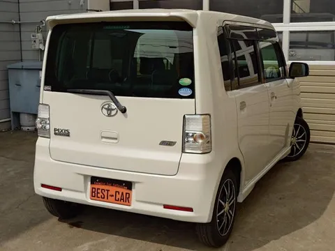 Toyota Pixis Space